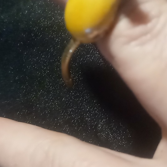 Vintage adjustable Gold and Yellow Mouse Ring with red eyes tail moves - Picture 3 of 4